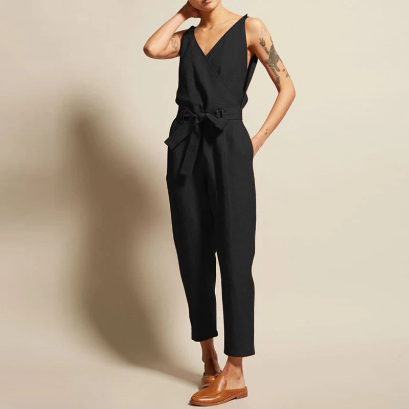 Trousers and elegant overalls for women. Discover comfort and style in our designs, perfect for any occasion. Find your — photo 1