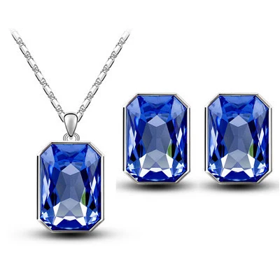 Colar de cristal para mulheres. Adicione um toque de elegância e brilho ao seu visual. Ideal para realçar sua beleza natural em qualquer ocasião. — foto 5