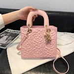 Bolsa de ombro bordada feminina Leve seus pertences com charme e elegância, um acessório de moda que combina estilo e praticidade para mulheres modernas. — foto 27