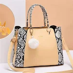 Hoogwaardige schouder- en crossbodytas met grote capaciteit. Ideaal voor dagelijks gebruik, combineert stijl en functionaliteit perfect. — foto 17