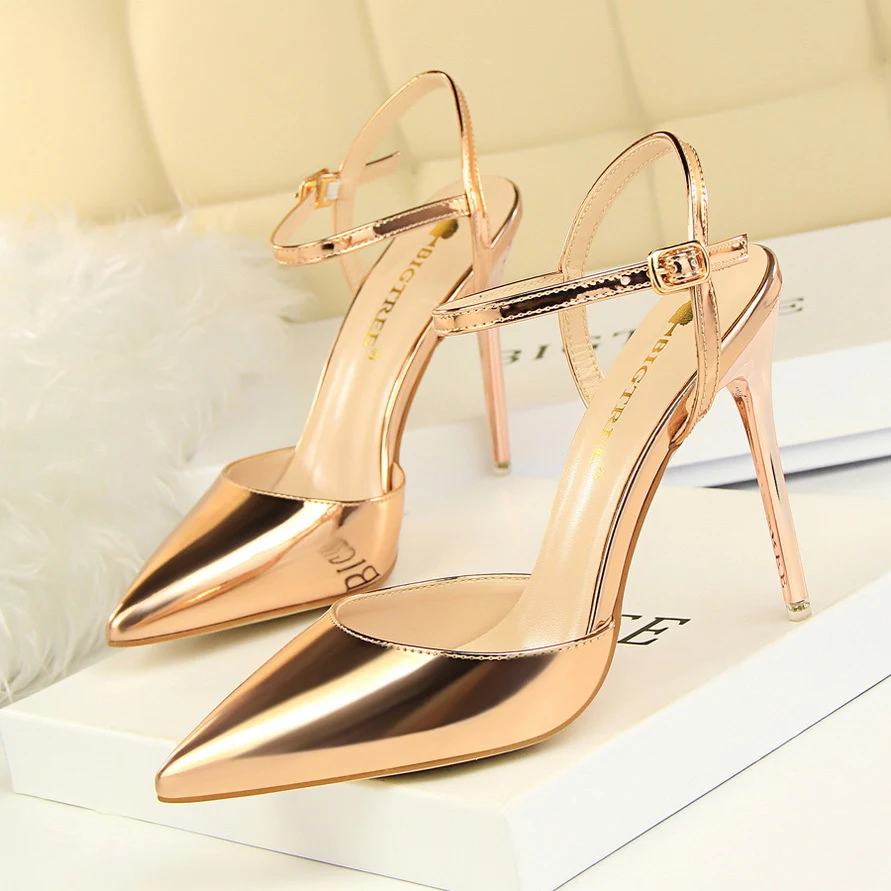 Sandales de soirée à talons hauts pour femmes, pointues et peu profondes, idéales pour un look élégant et stylé lors de vos sorties. — photo 11