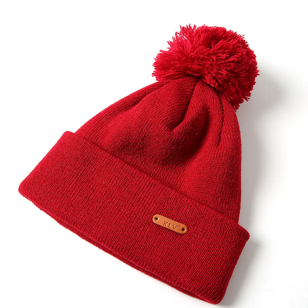 Title 3, Pure kleur warm gebreide dameskap met wolbal