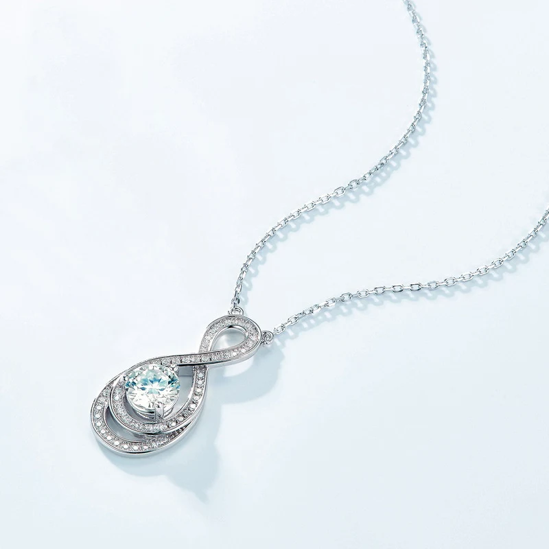 Corrente de clavícula Moissanite com diamantes em prata S925 para mulheres, design em forma de 8, um toque elegante e sofisticado ao seu visual. — foto 4
