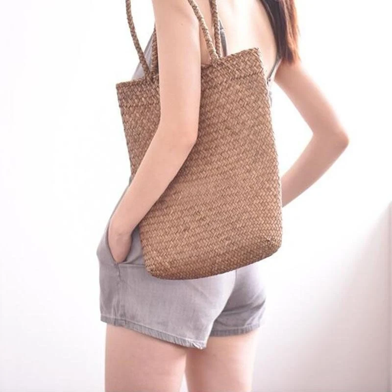 Bolsa de ombro artesanal em bambu, leve e durável, ideal para transportar seus itens essenciais diários com estilo e sustentabilidade. — foto 3