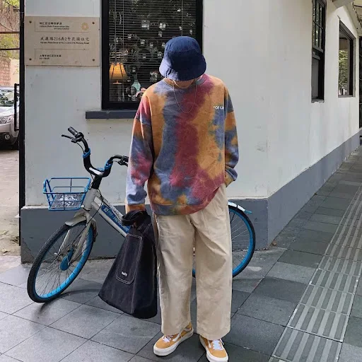Title 2, Render Loose Long Sleeve Pullover