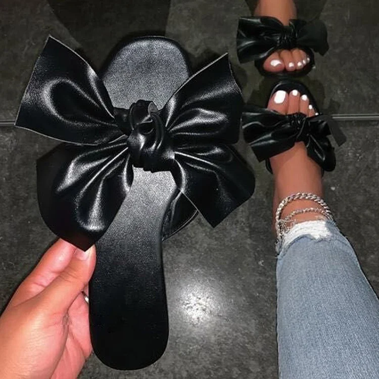 Eén-lijns strandsandalen en slippers. Comfortabel, gemakkelijk te dragen, perfect voor strand, zwembad en casual dagelijks gebruik. — foto 3