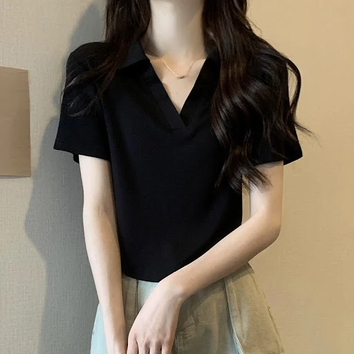 Title 6, Slim-fit solid color basic top with curved hem ...
