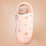 Saco de dormir para bebê macio e seguro, ideal para noites tranquilas e confortáveis. Garante a temperatura ideal e liberdade de movimentos. — foto 7