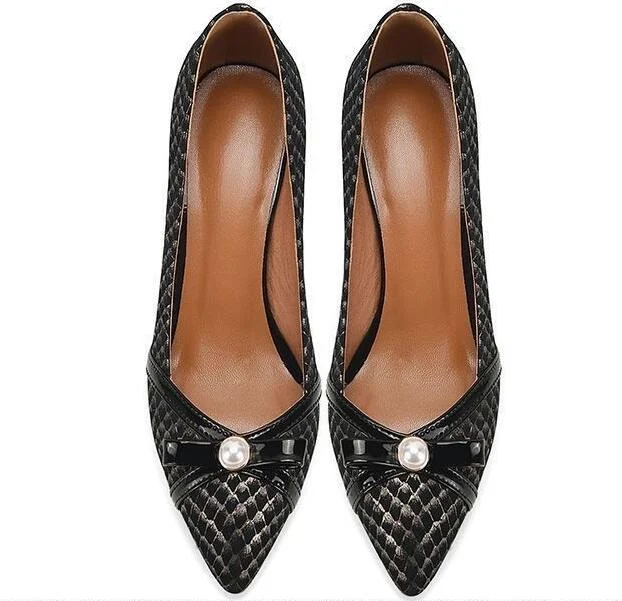 Title 6, Pointed-toe low-cut high heel pearl scale patte...