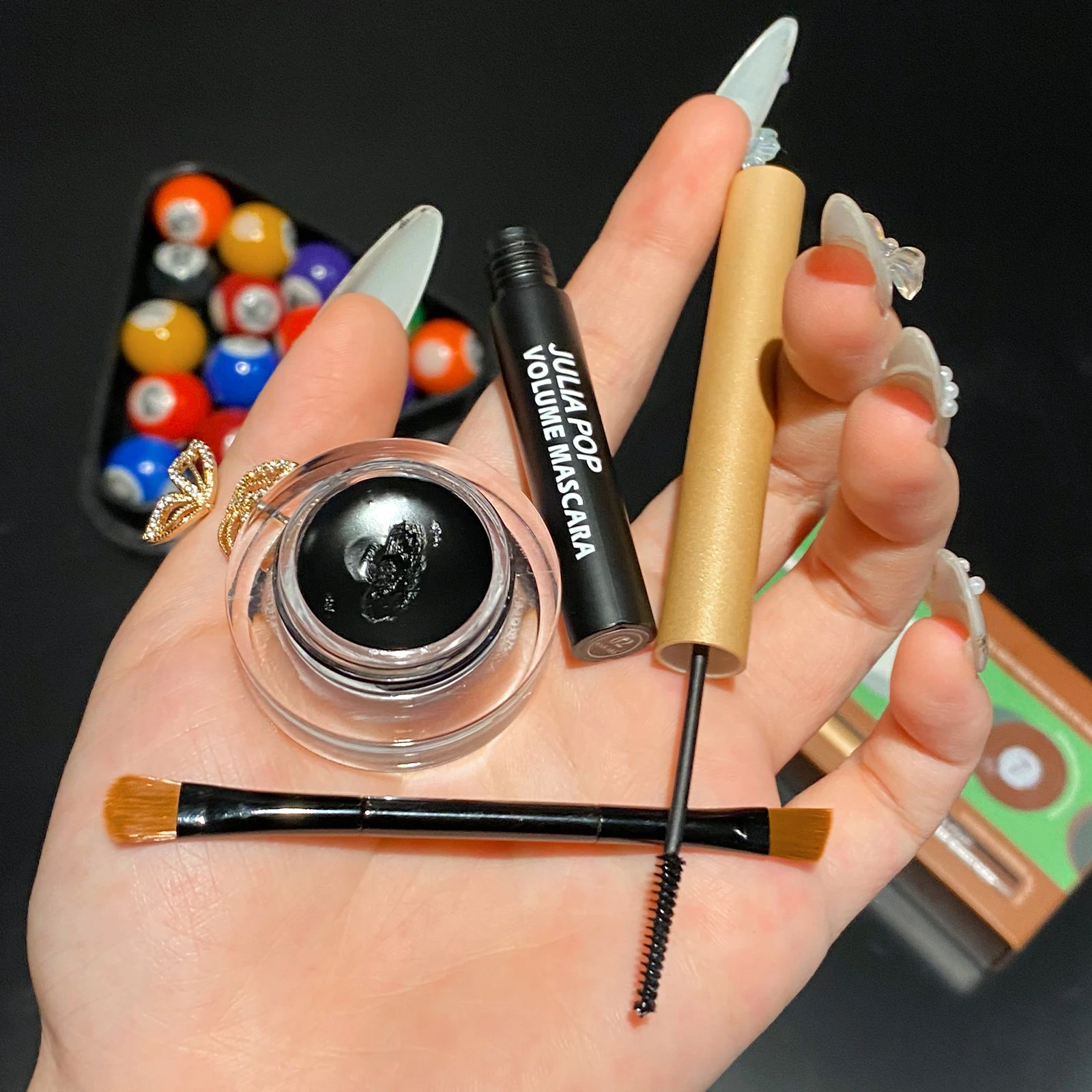 Waterproof & smudge-proof Eyeliner Makeup Set. Creëer een perfecte ooglook die de hele dag blijft zitten, zonder vlekken. — foto 6