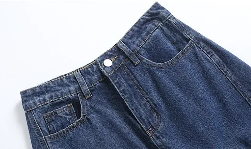 Title 23, Jeans Banana Curvados Sueltos deconstruidos con...