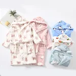 Mädchen Flanell Pyjama Set mit Print, Loungewear Bademantel für gemütliche Stunden. Kuschelig weich und warm. Perfekt zum Entspannen. — foto 1
