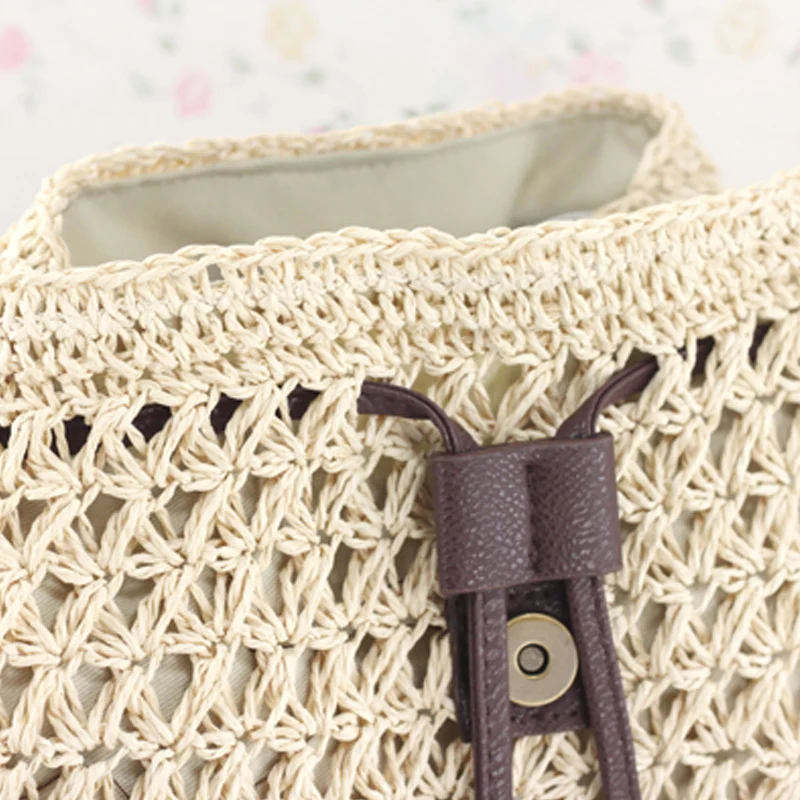Bolsa de palha fashion, ideal para praia e compras. Desfrute do seu design leve, espaço amplo e estilo natural perfeito para o verão. — foto 7