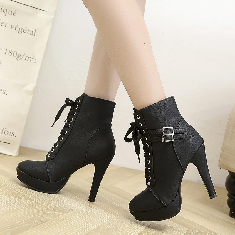 Title 8, Bottines Martin pour Homme et Femme Style Class...