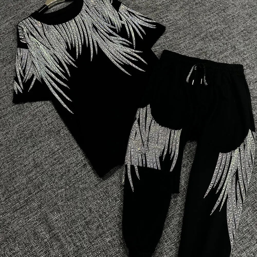Conjunto de moda resistente para homens e mulheres com diamantes. Estilo sofisticado, durabilidade e brilho excepcional para um visual impactante e elegante — foto 7