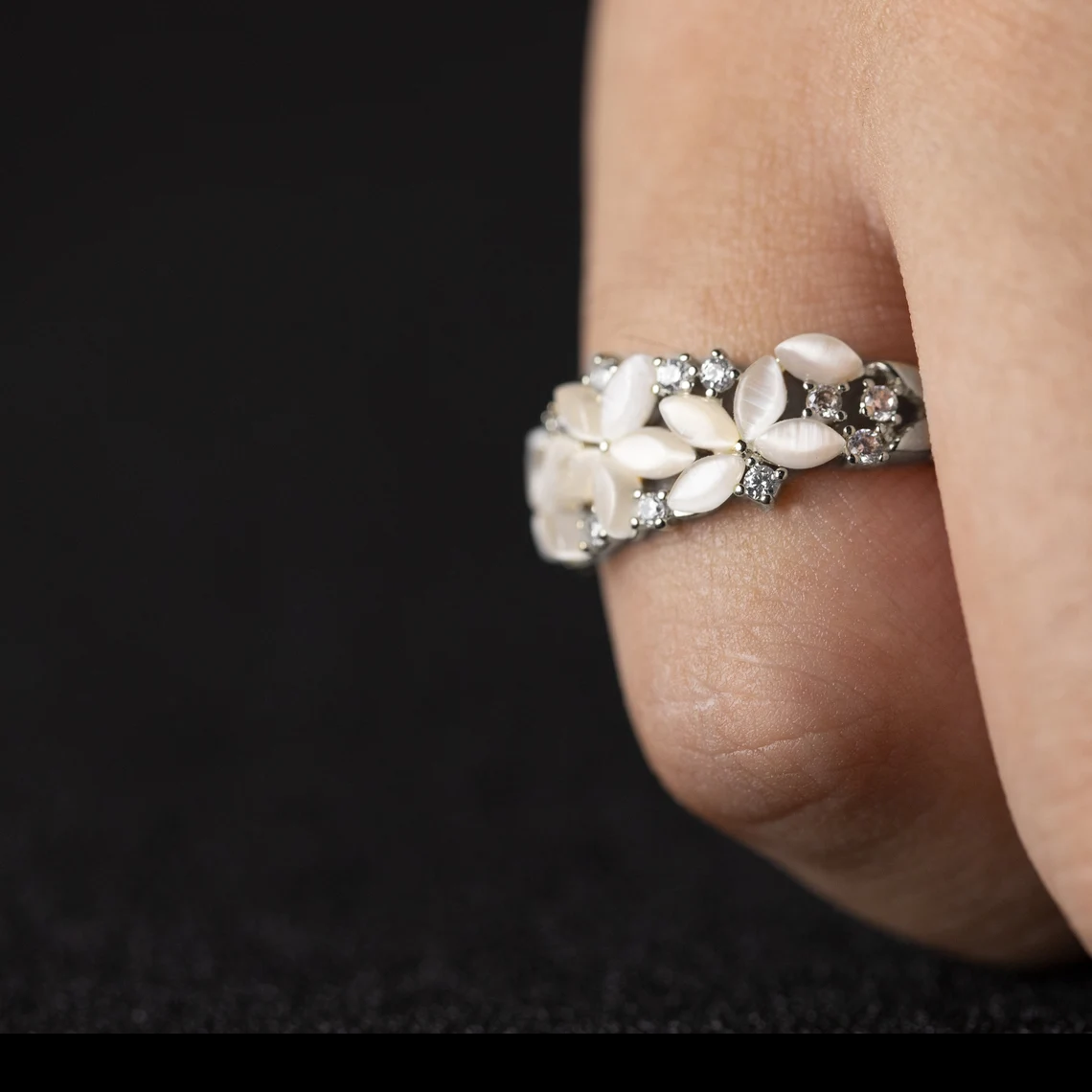 Floral Wedding Band For Women 18K 14K Gold S925 Silver Diamond Ring, the perfect bridal jewelry. Elegant and sparkling f — photo 8