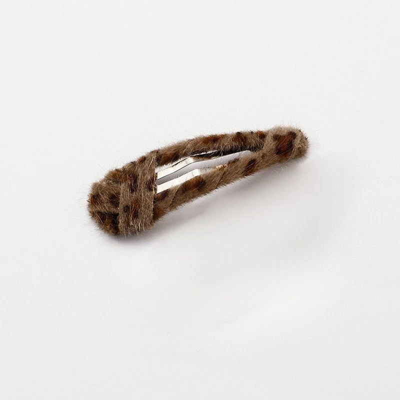 Leopard Print Plush BB Clip Side Cropped Hair Clip Versatile, effortlessly stylish, perfect for quick updos, comfortable — photo 4