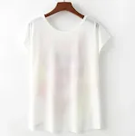 Camiseta com estampa de gato, gola redonda e manga curta. Conforto e estilo casual para o dia a dia, perfeita para diversas ocasiões. — foto 1