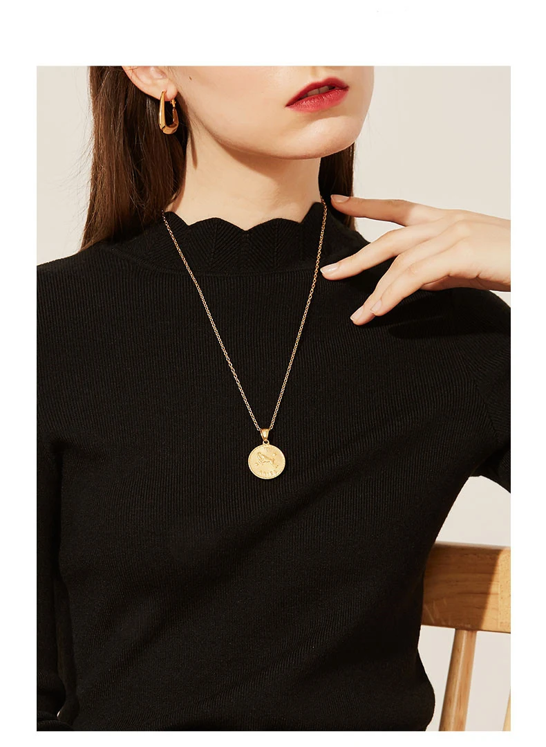 Colar com pingente de moeda de ouro do signo do zodíaco gravado, presente personalizado e elegante, joia com significado para ela. — foto 2