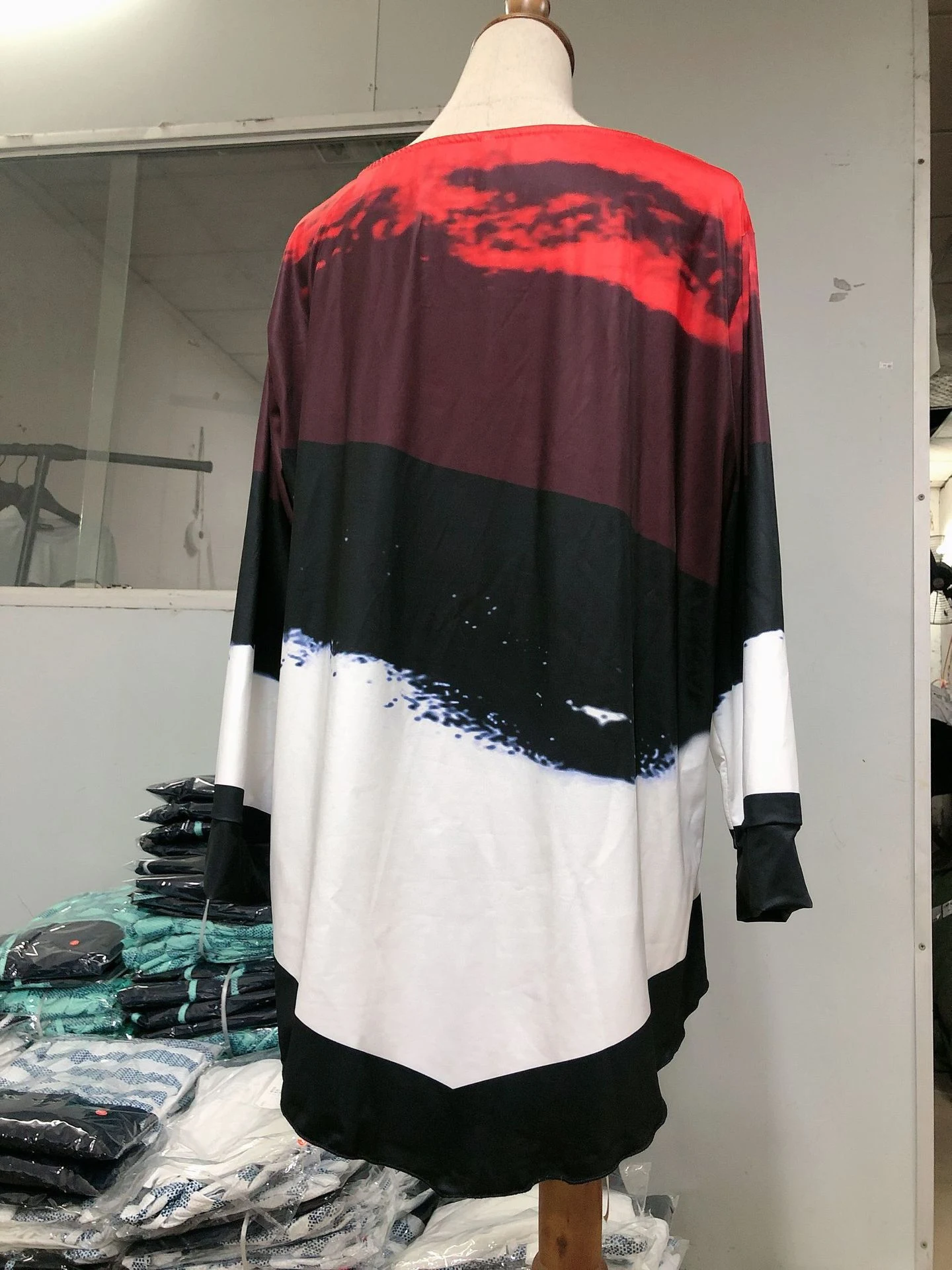 T-shirt con stampa digitale personalizzata. Design unici, colori brillanti, stampa precisa. Il tuo stile, la tua creatività, su una maglietta. — foto 1