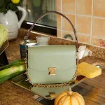 Bolsa Pequena Quadrada Crossbody de Um Ombro, ideal para carregar seus essenciais com estilo e praticidade. Perfeita para o dia a dia! — foto 1