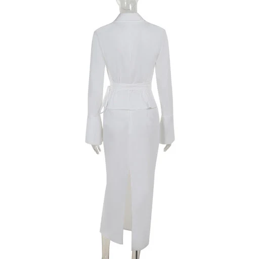 Title 15, Camicia con lacci Gonna a maniche lunghe con sp...