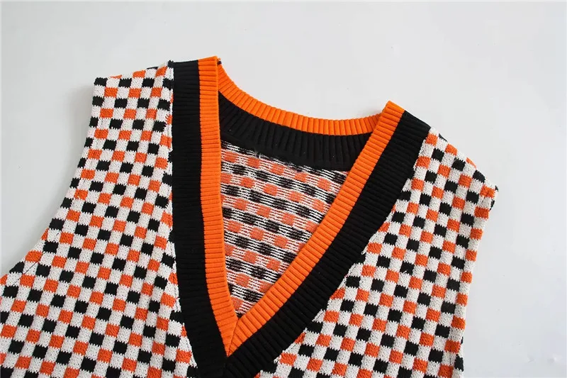 New Retro All-match V-neck Stitching Check Knitted Vest Vest — photo 2