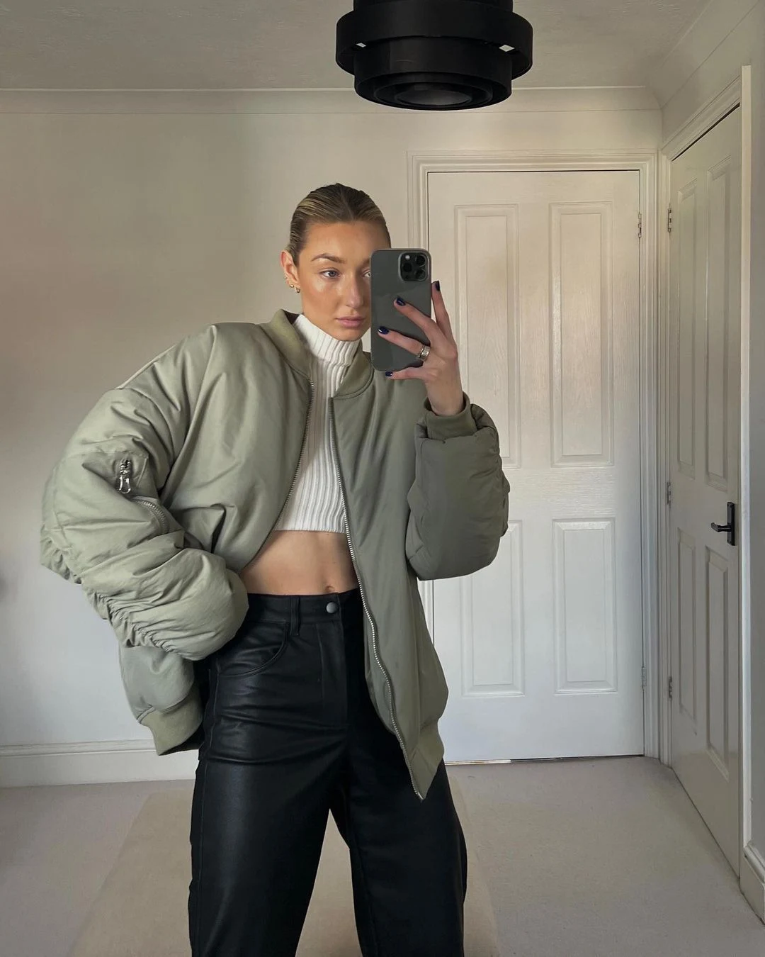 Loose Zip Cotton-padded Flight Jacket. A warm and comfortable coat perfect for cold weather, casual style, versatile and — photo 25