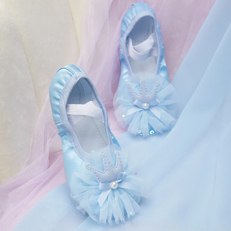 Satin Crown Dancing Shoes for Girls, Soft Bottom. Comfortable and stylish, perfect for young dancers. Enhance their danc — photo 2