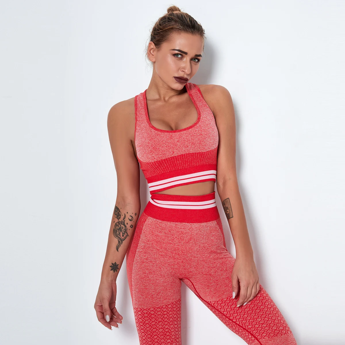 Hızlı Kuruyan Dikişsiz Yoga Yeleği Spor Sütyeni. Egzersiz ve fitness için ideal. Rahatlık ve destek sunar. — Fotoğraf 1