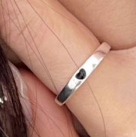 Anel de amor em prata de lei S925. Design elegante e durável, perfeito para expressar seu amor. Um presente ideal para ela. Compre já! — foto 4