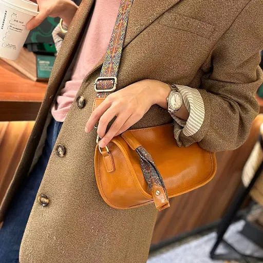 Title 2, Damska torba crossbody z krowiej skóry, na jedn...