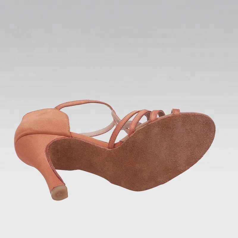 Scarpe da ballo latinoamericane da donna Balla con stile e comfort Scegli tra tacchi eleganti, design di alta qualità e vestibilità perfetta per la danza. — foto 1