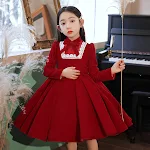 Haljine za devojčice za nastupe na klaviru. Elegantne i udobne haljine koje naglašavaju muzički talenat i gracioznost vaše dece. — foto 9