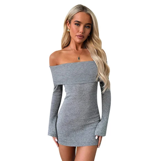 Title 8, Slim-fit off-shoulder gebreide jurk met lange m...