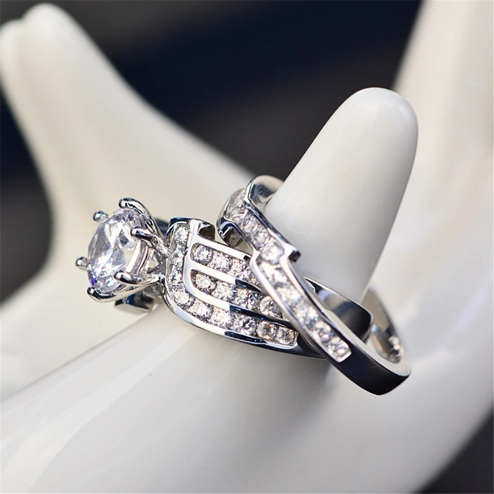 Anel de noivado para casal com microincrustações de zircônia. Anel super. Celebre o amor e o compromisso com esta joia elegante. — foto 6