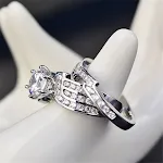 Anel de noivado para casal com microincrustações de zircônia. Anel super. Celebre o amor e o compromisso com esta joia elegante. — foto 6