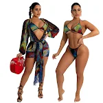 Transparante driedelige bikini voor een gedurfde en verleidelijke strandlook. Geniet van de zon in stijl en zelfvertrouwen op het strand of bij het zwembad. — foto 1