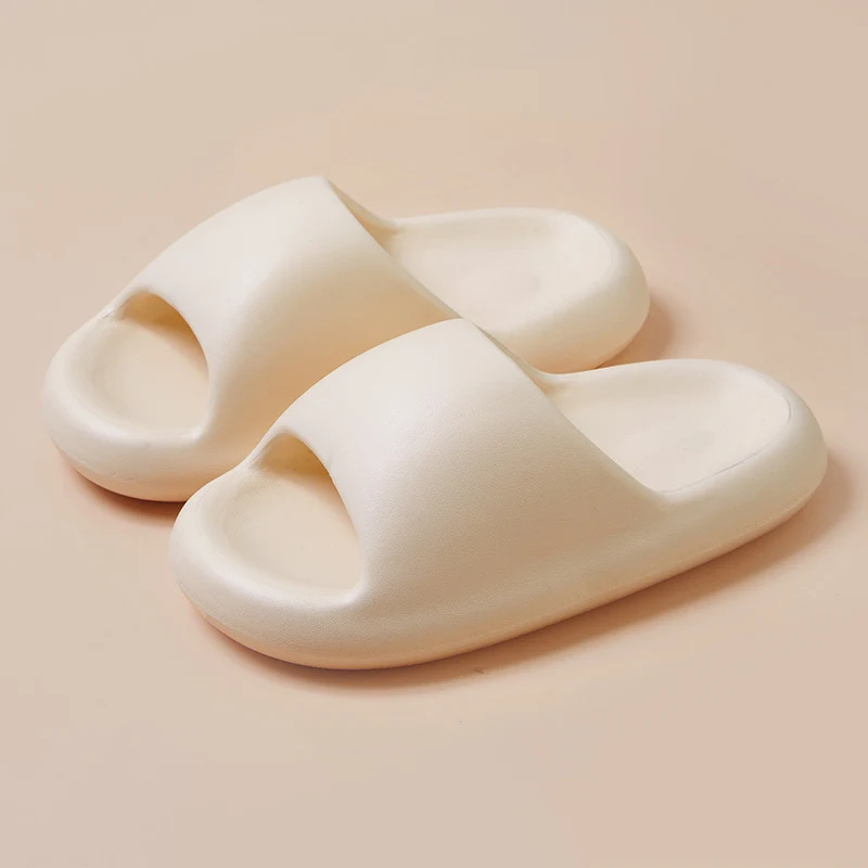 New Bread Shoes Soft Slippers Summer Candy Color Bathroom Slippers. Comfortable and colorful slippers perfect for warm w — photo 10