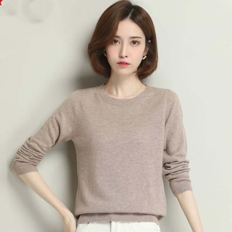 Title 2, Loose Pullover and low neck sweater