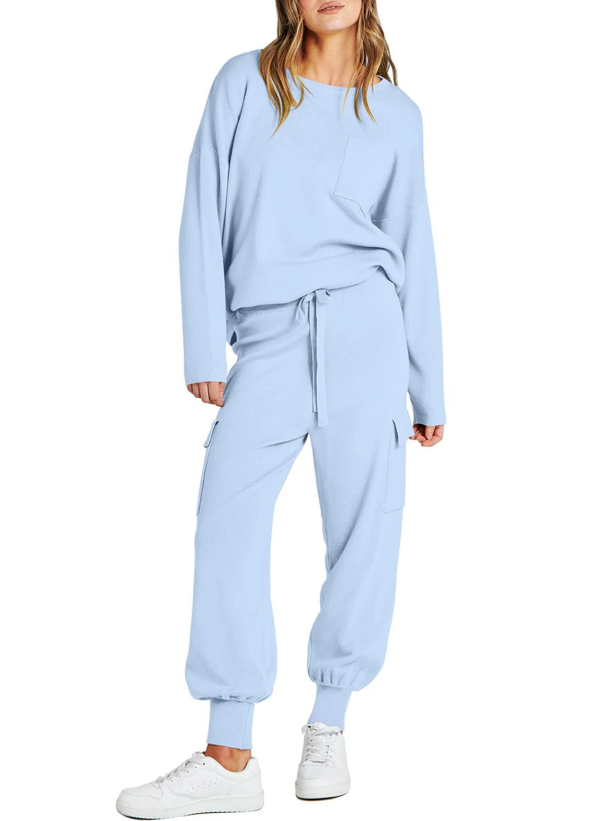 Completo sportivo donna due pezzi, top casual a maniche lunghe e pantaloni. Comodo e versatile per attività sportive e tempo libero. — foto 1