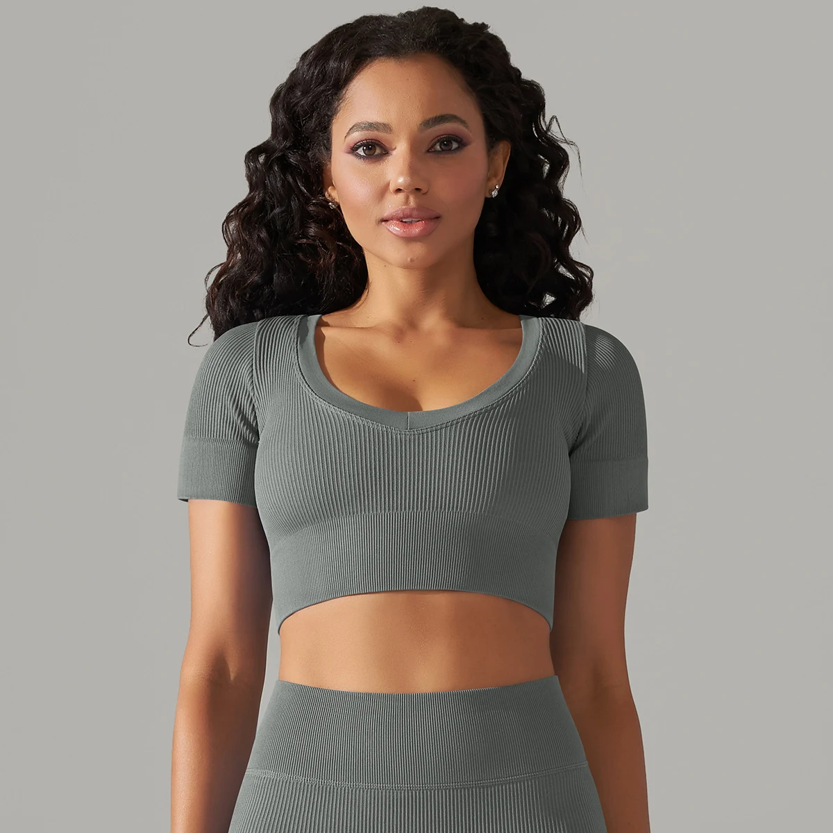 Seamless High Waist Yoga Clothes Suit for Women. Designed for comfort and flexibility, perfect for workouts and yoga pra — photo 2