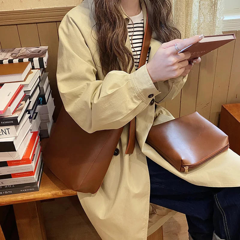 Bolsa saco de ombro, outono inverno, retro chic, casual, simples, grande capacidade, perfeita para o dia a dia. — foto 13