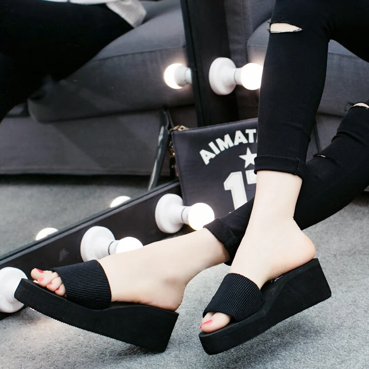 Soft and comfortable slippers for home Enjoy maximum comfort with these warm slippers perfect for relaxing at home all d — photo 3