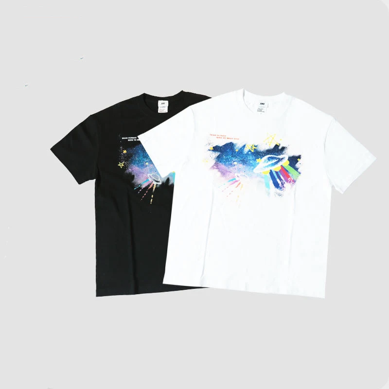 Camiseta de manga curta soltinha de algodão, ideal para o dia a dia. Conforto e respirabilidade em cada uso, perfeita para um visual casual e despojado. — foto 3