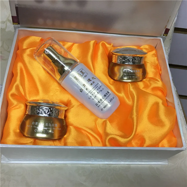 Royal Spring Whitening und 3-in-1-Set gegen Sommersprossen. Reduziert Flecken, hellt auf für strahlende Haut. Effektive Gesichtsbehandlung. — foto 2