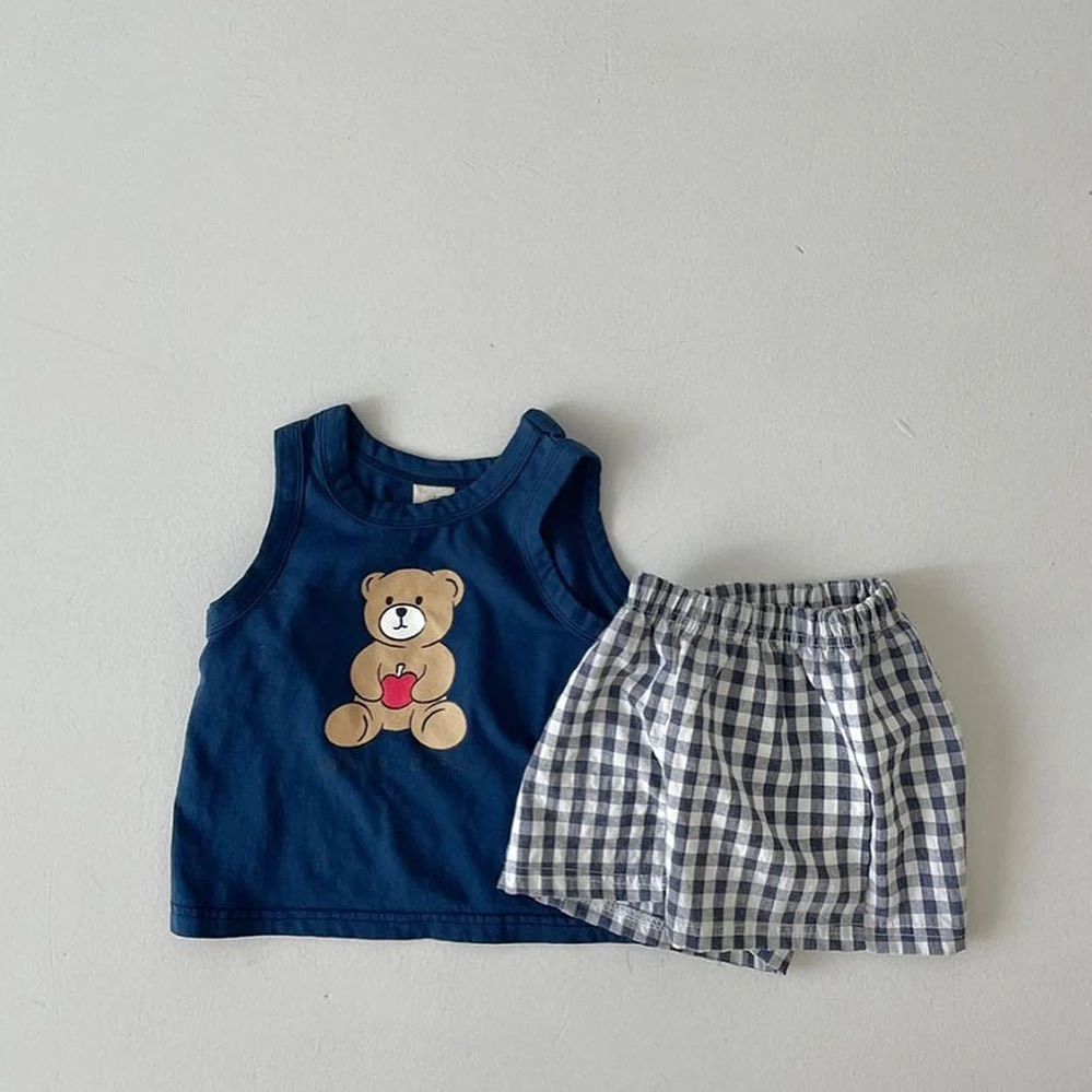Conjunto de duas peças com estampa de urso Ins Love, um visual adorável e confortável, perfeito para brincar, passear e criar memórias inesquecíveis. — foto 1