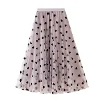 Saia midi com cintura alta e estilo retrô francês, com toque de amor, em malha e flocagem. Para um visual romântico e elegante. — foto 4