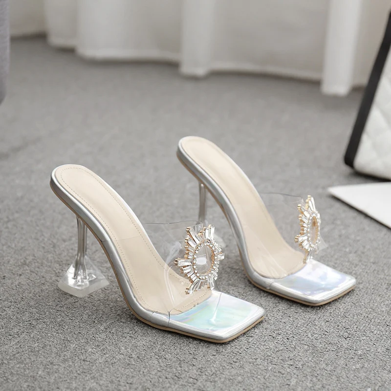 Transparent square head wine glass heel offers an elegant and stable drinking experience. Perfect for celebrations, part — photo 3