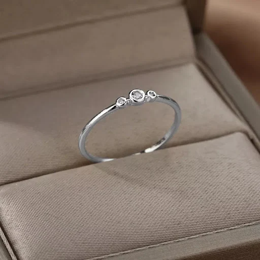 Title 5, Anello con zirconi di alta qualità per donne, b...